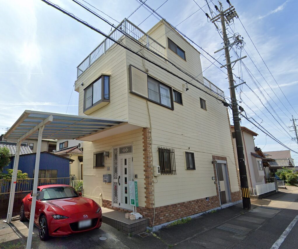 赤渋町・1棟貸し住居付き店舗！駐車スペース3台程度あります！